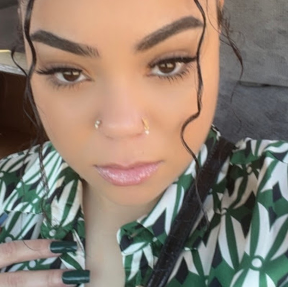 Meet your Posher, Taria - Picture 1 of 1